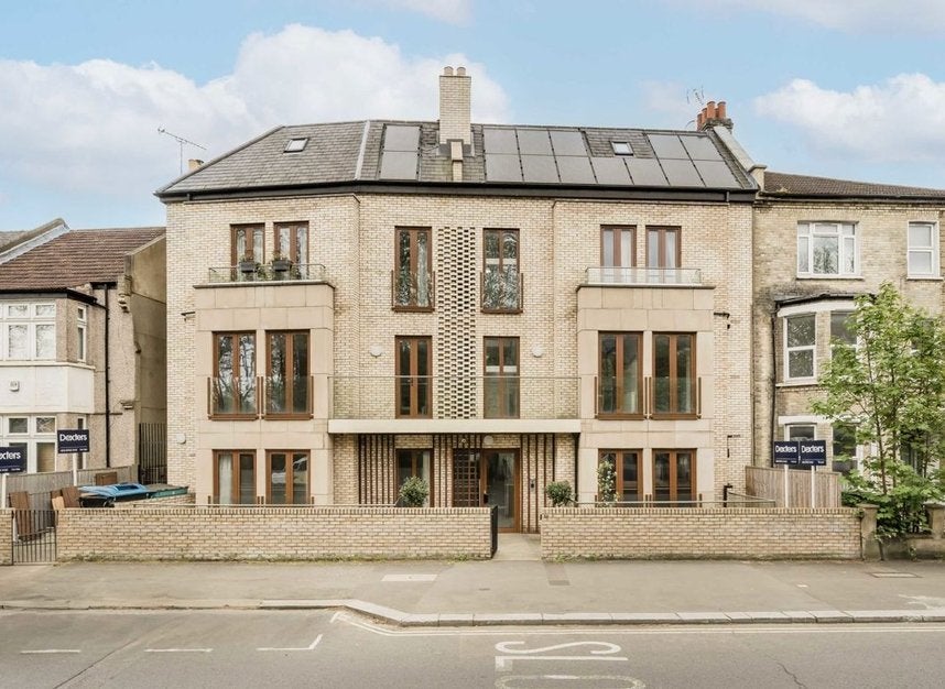 Flat East Dulwich Grove in Greater London