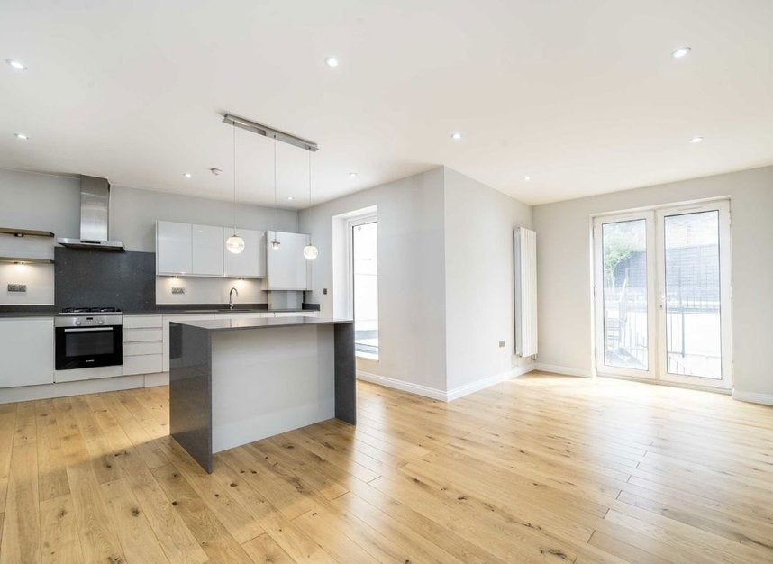 Flat East Dulwich Grove in Greater London