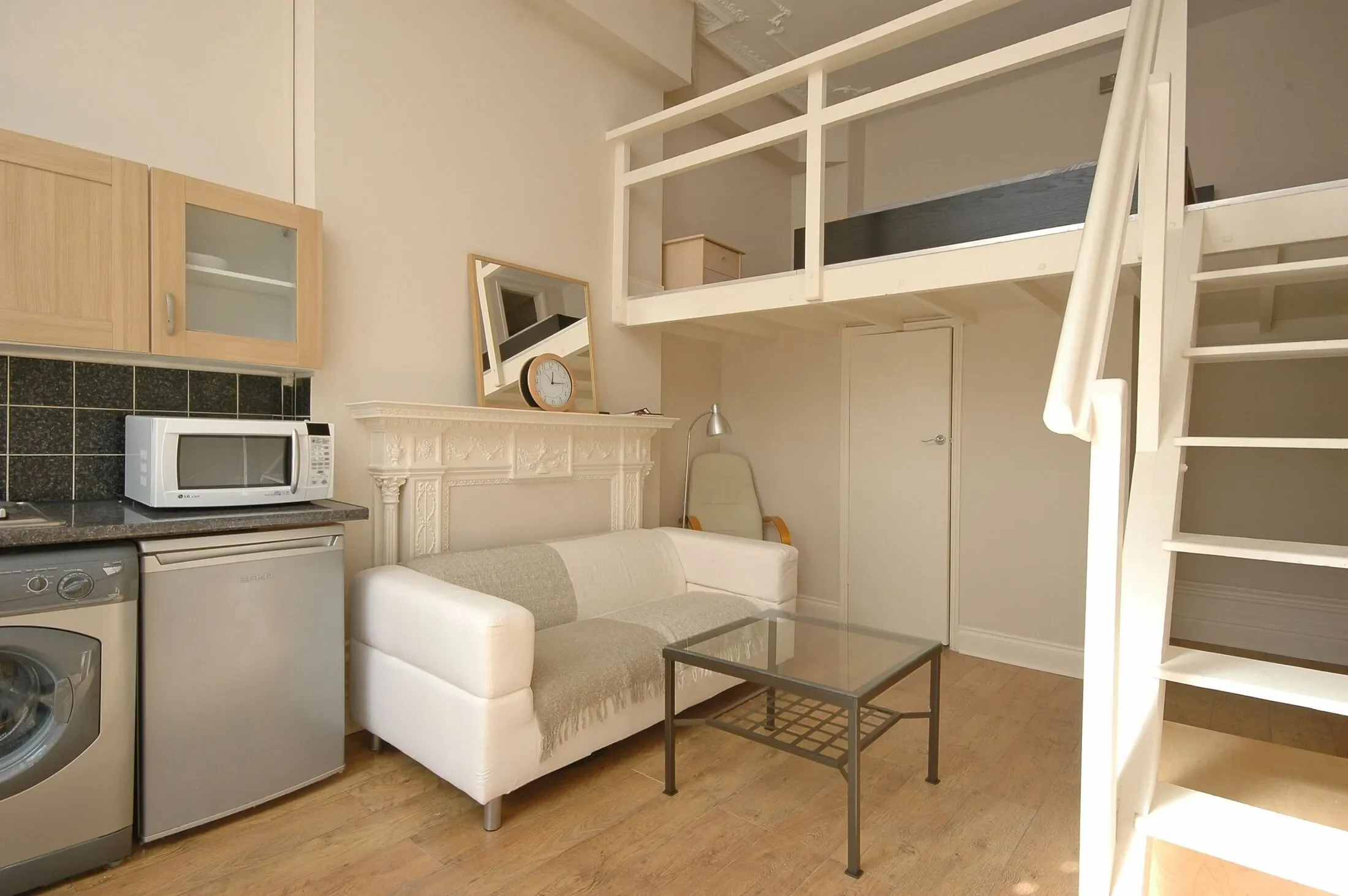 Flat Elvaston Place in Greater London