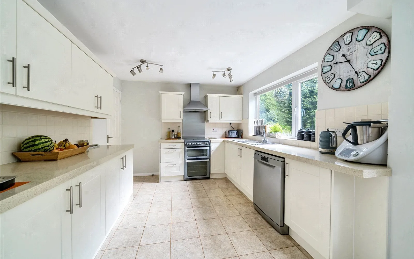 House Murray Court in Sunninghill and Ascot