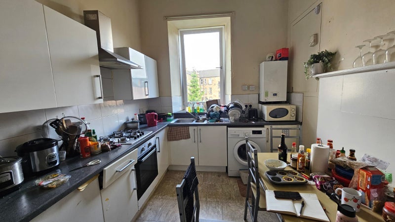 Room Paisley Road West in Glasgow