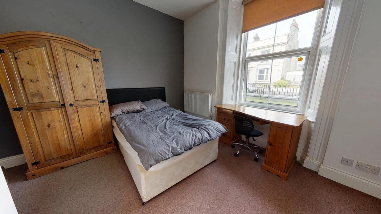 Flat Woodside in Plymouth
