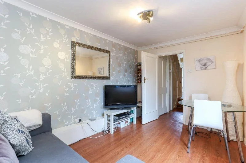 Room Culmington Road in Greater London
