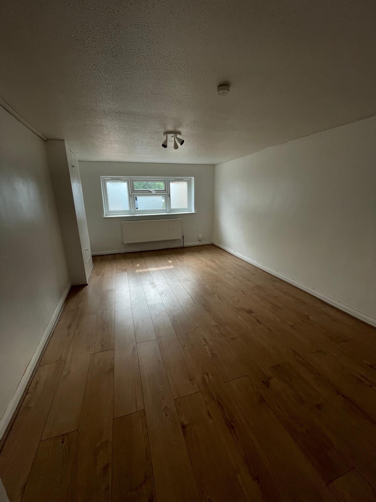 House Garnet Walk in Greater London