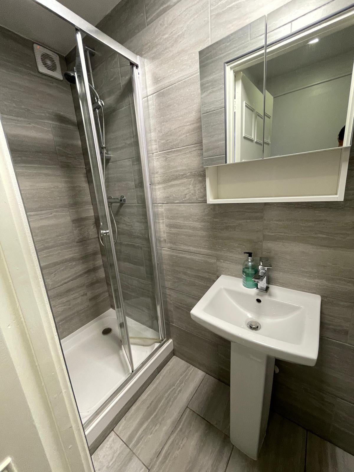 House Garnet Walk in Greater London