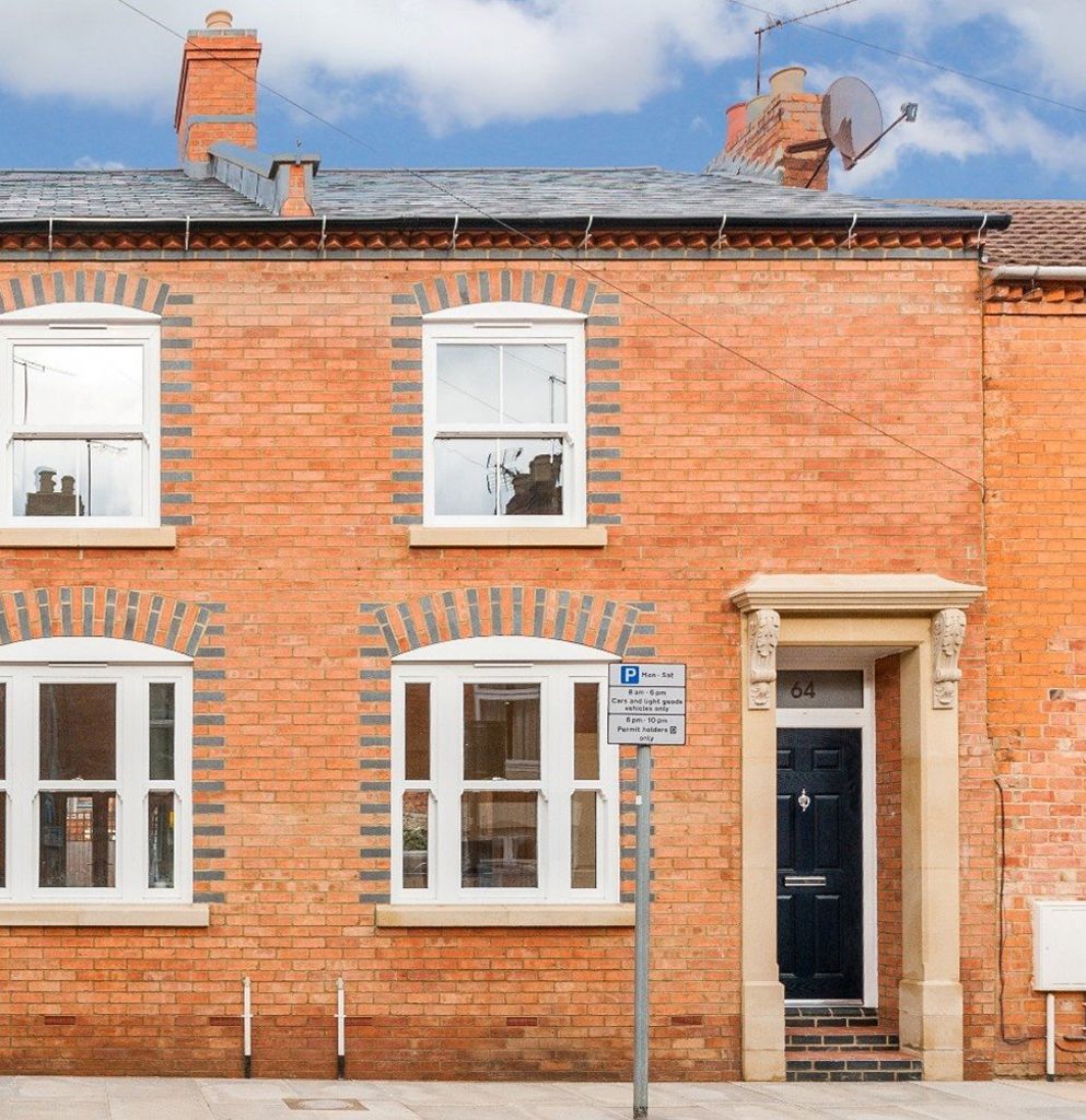 House Somerset Walk in Broughton