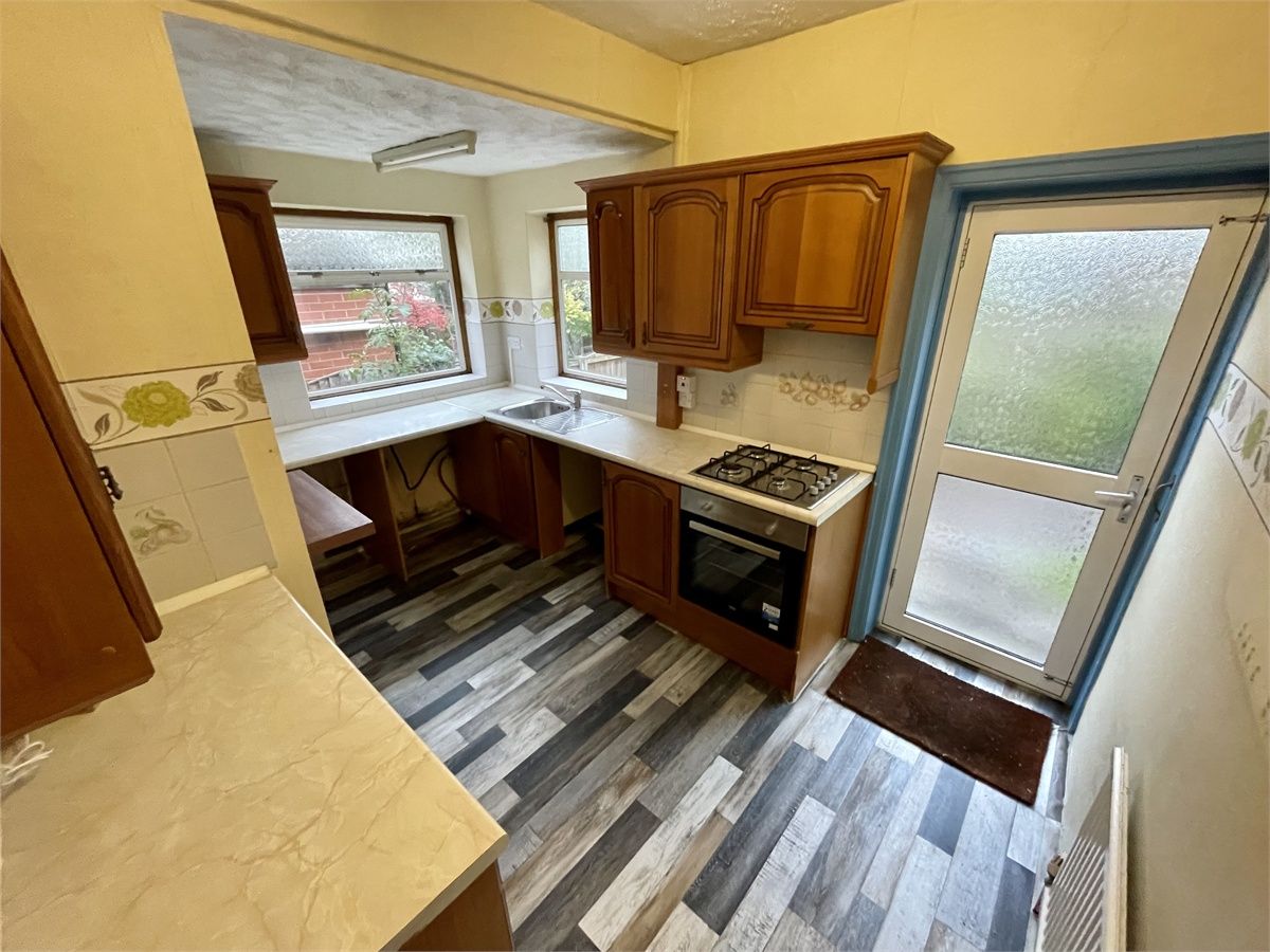 House Willowbank Avenue in Farnworth