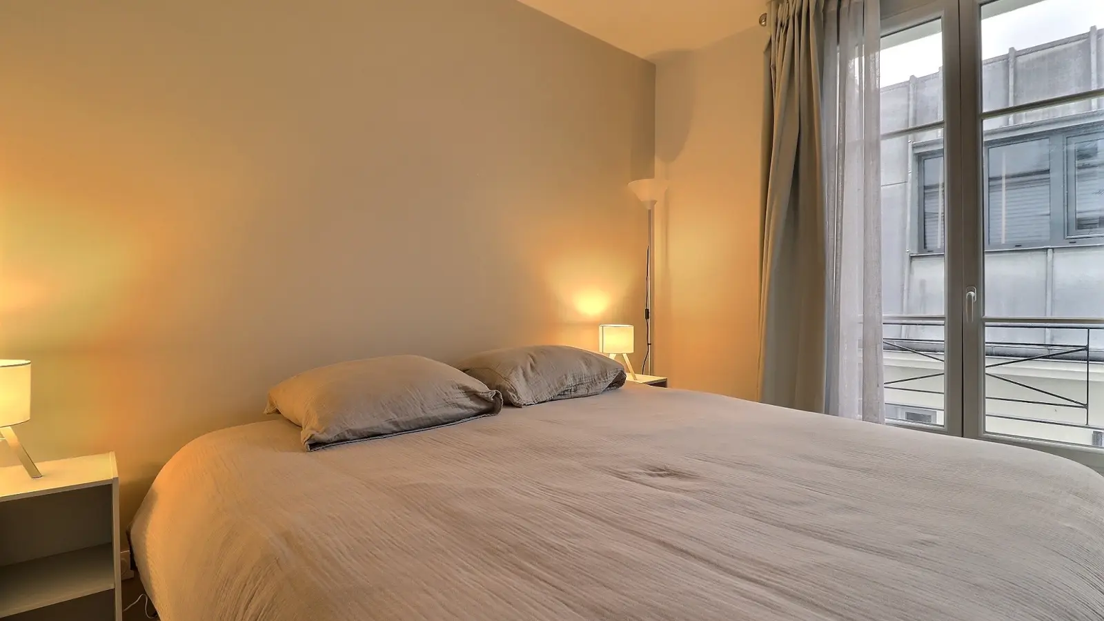 Flat Rue de Lévis in Paris