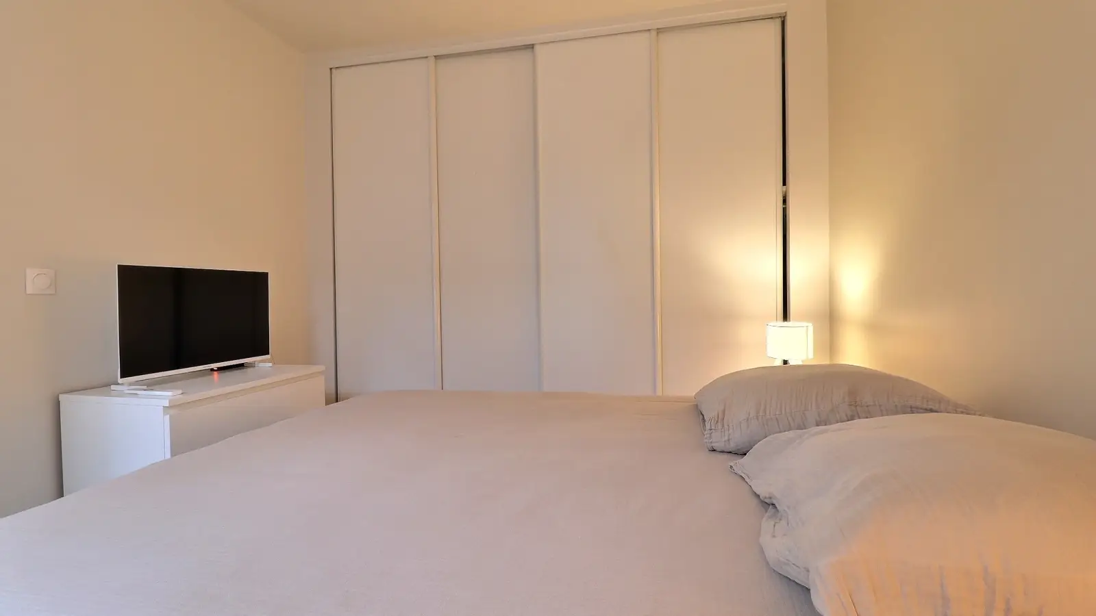 Flat Rue de Lévis in Paris