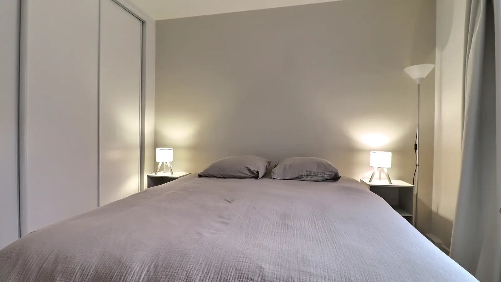 Flat Rue de Lévis in Paris