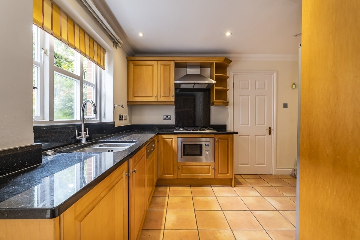 House Devey Close in Greater London