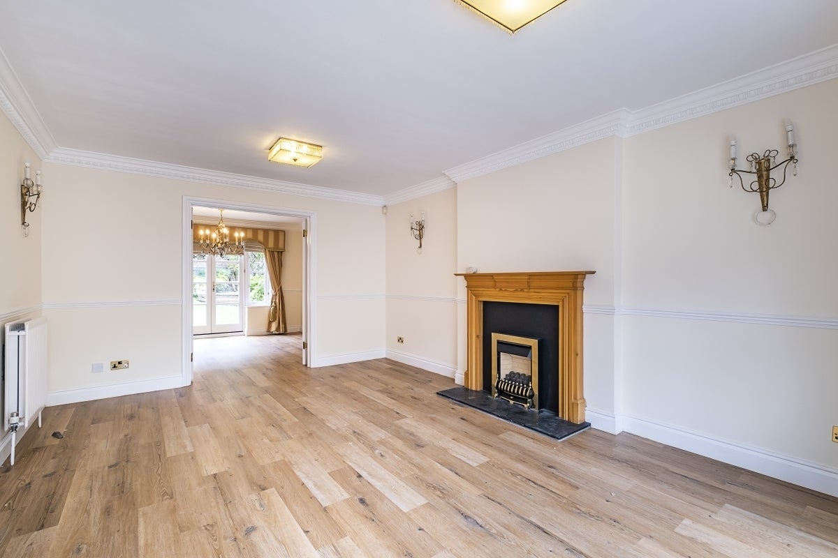 House Devey Close in Greater London