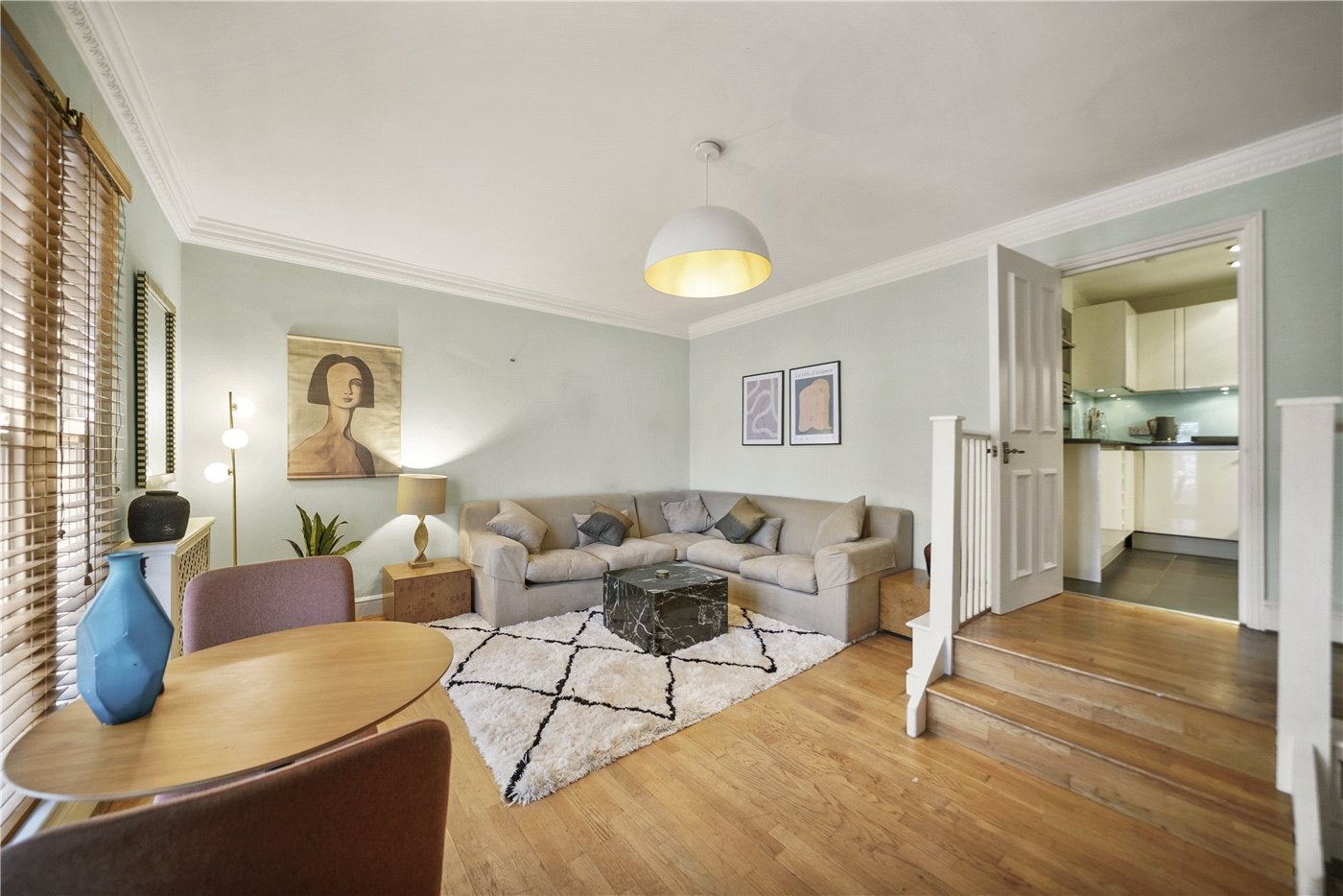 Flat Ledbury Road in Greater London