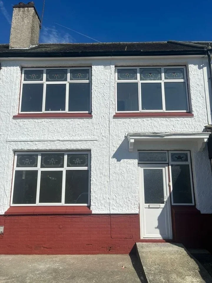 House Ilford Lane in Greater London