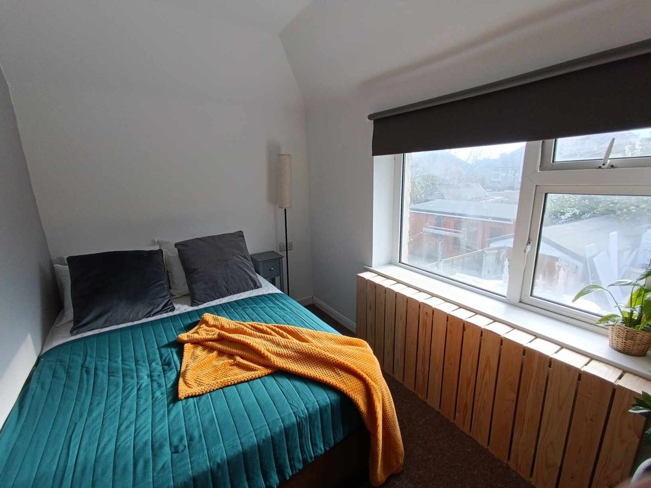 Room Wilfrid Road in Portslade by Sea