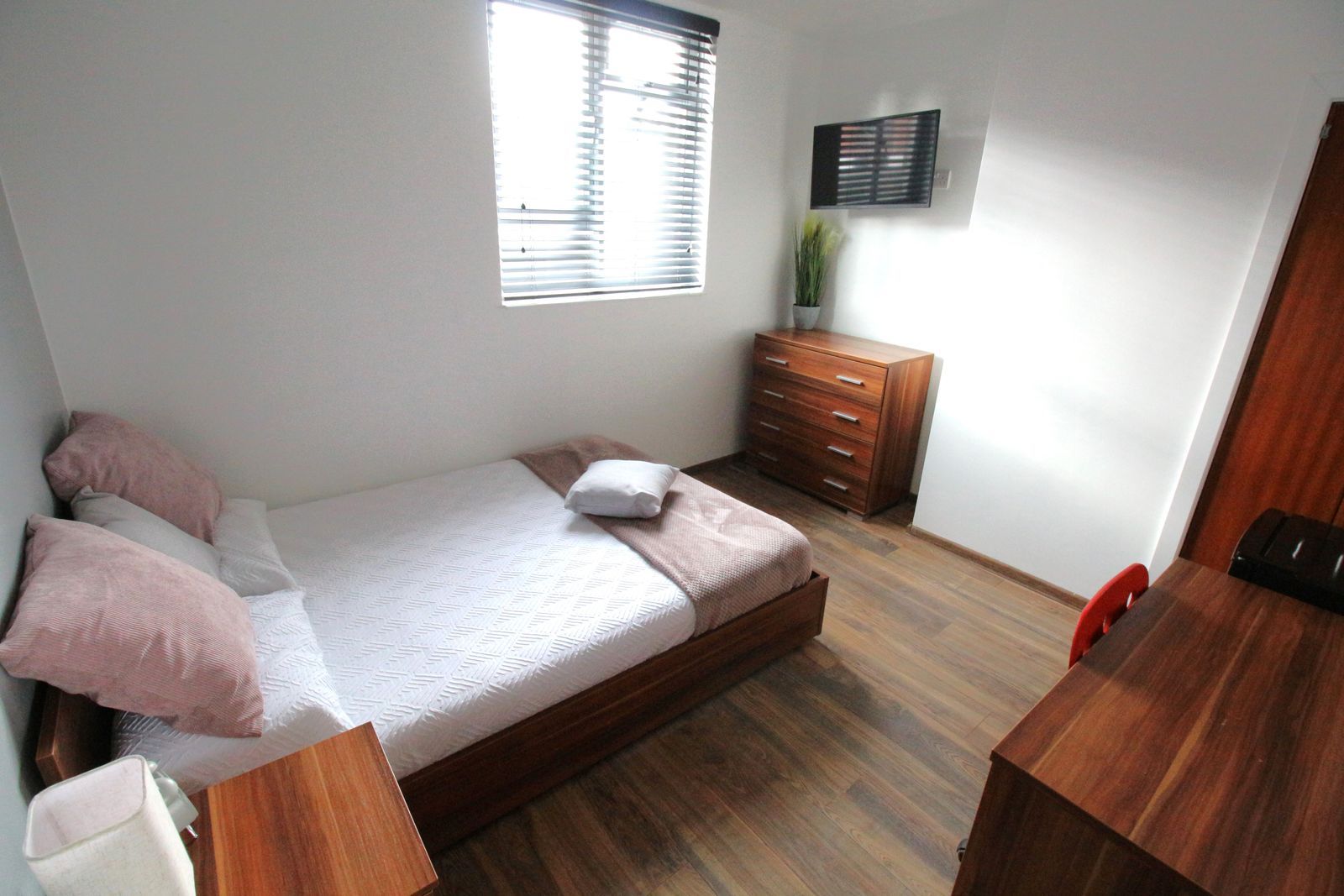 Room Newland Street in Witham