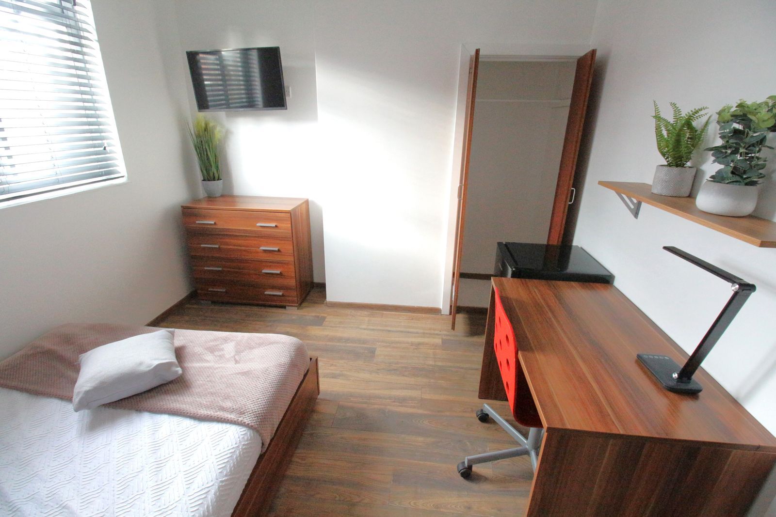 Room Newland Street in Witham