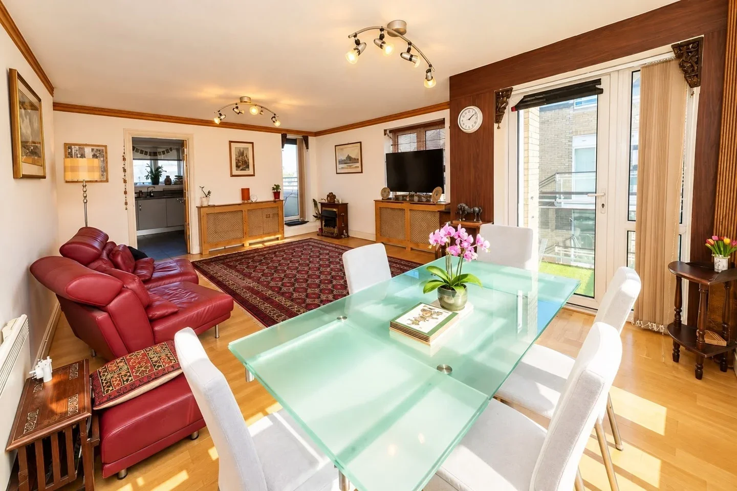 Flat Langbourne Place in Greater London