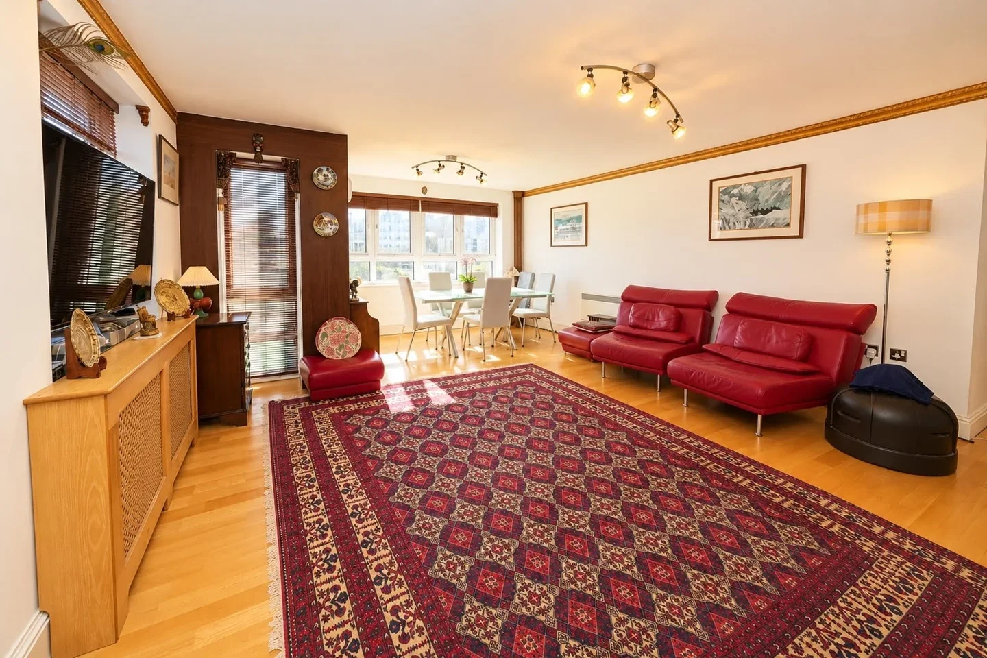 Flat Langbourne Place in Greater London