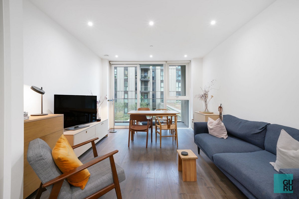 Flat Scrimgoeur Place in Greater London