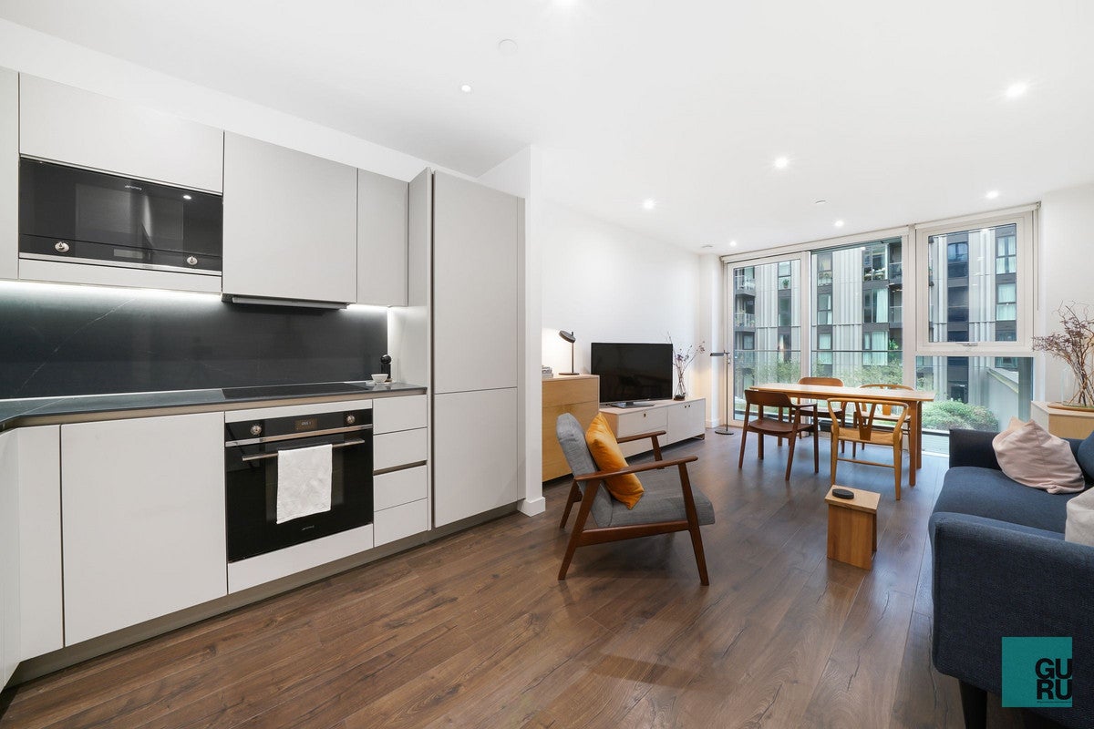 Flat Scrimgoeur Place in Greater London