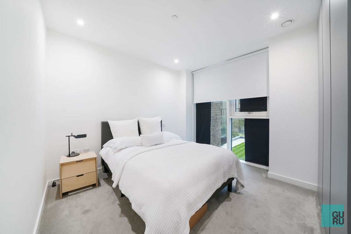 Flat Scrimgoeur Place in Greater London