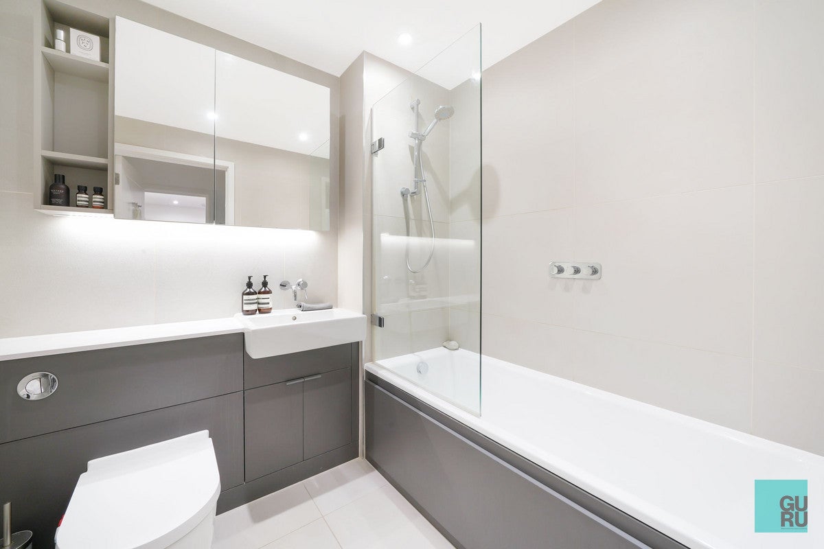 Flat Scrimgoeur Place in Greater London