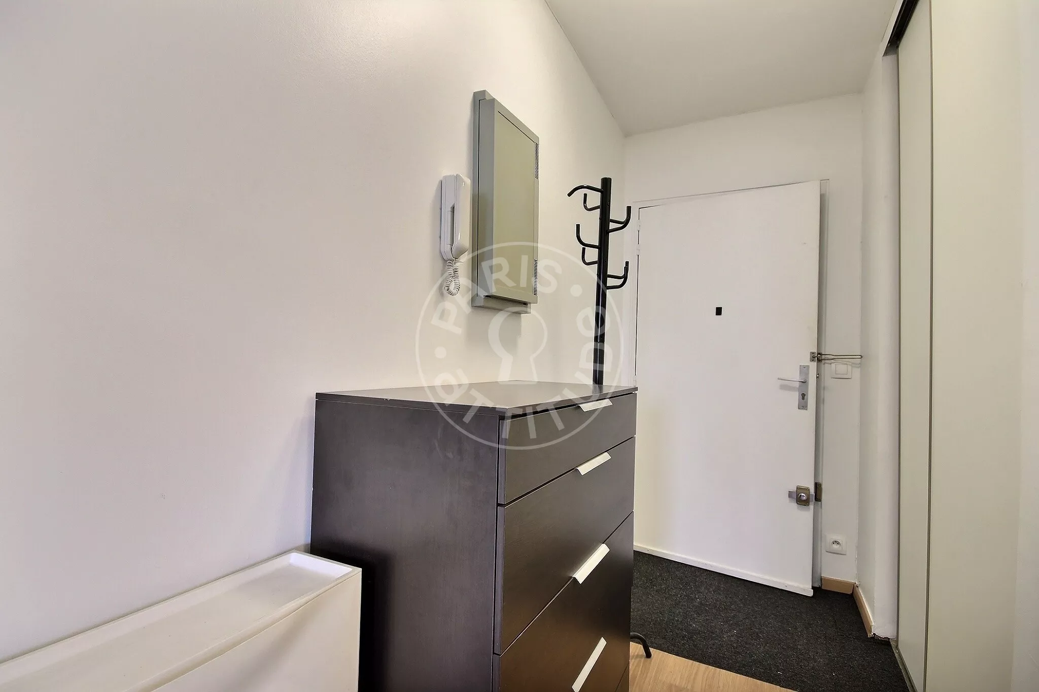 Appartement Square de la Salamandre à Paris