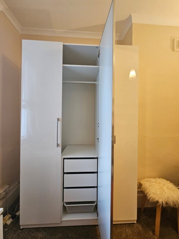 Room Berriman Road in Greater London