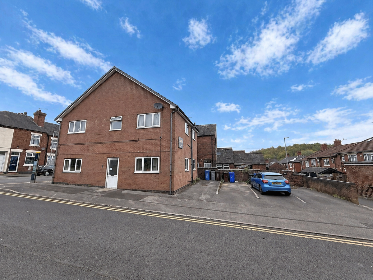 Flat Bracken Street in Stoke-on-Trent