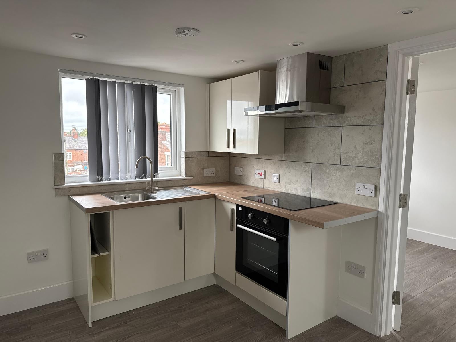 Flat Blackpool Road in Preston