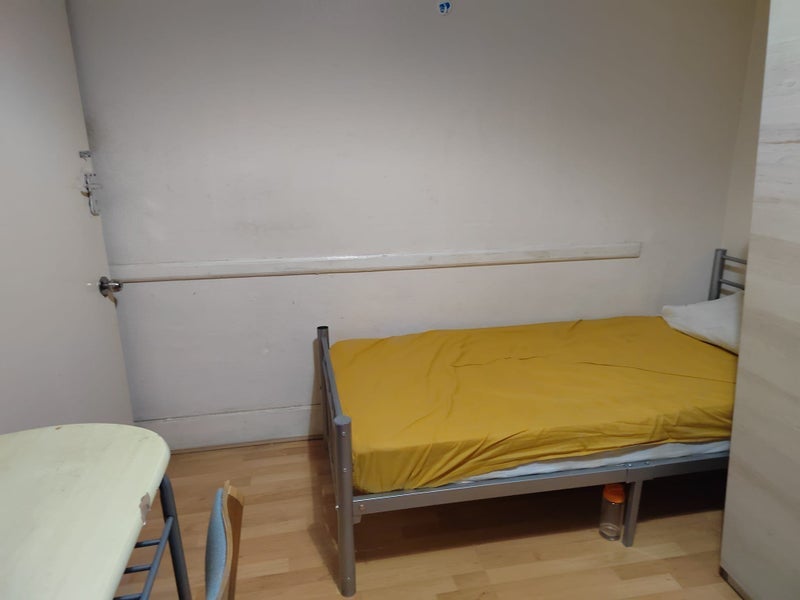 Room Chesterford Road in Greater London