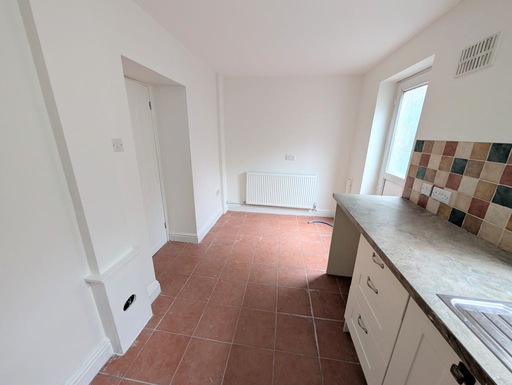 House A4233 in Cymmer