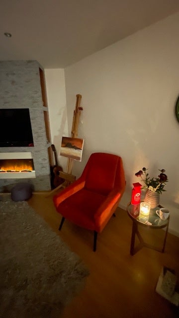 Room Miles Road in Greater London