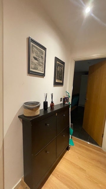 Room Miles Road in Greater London
