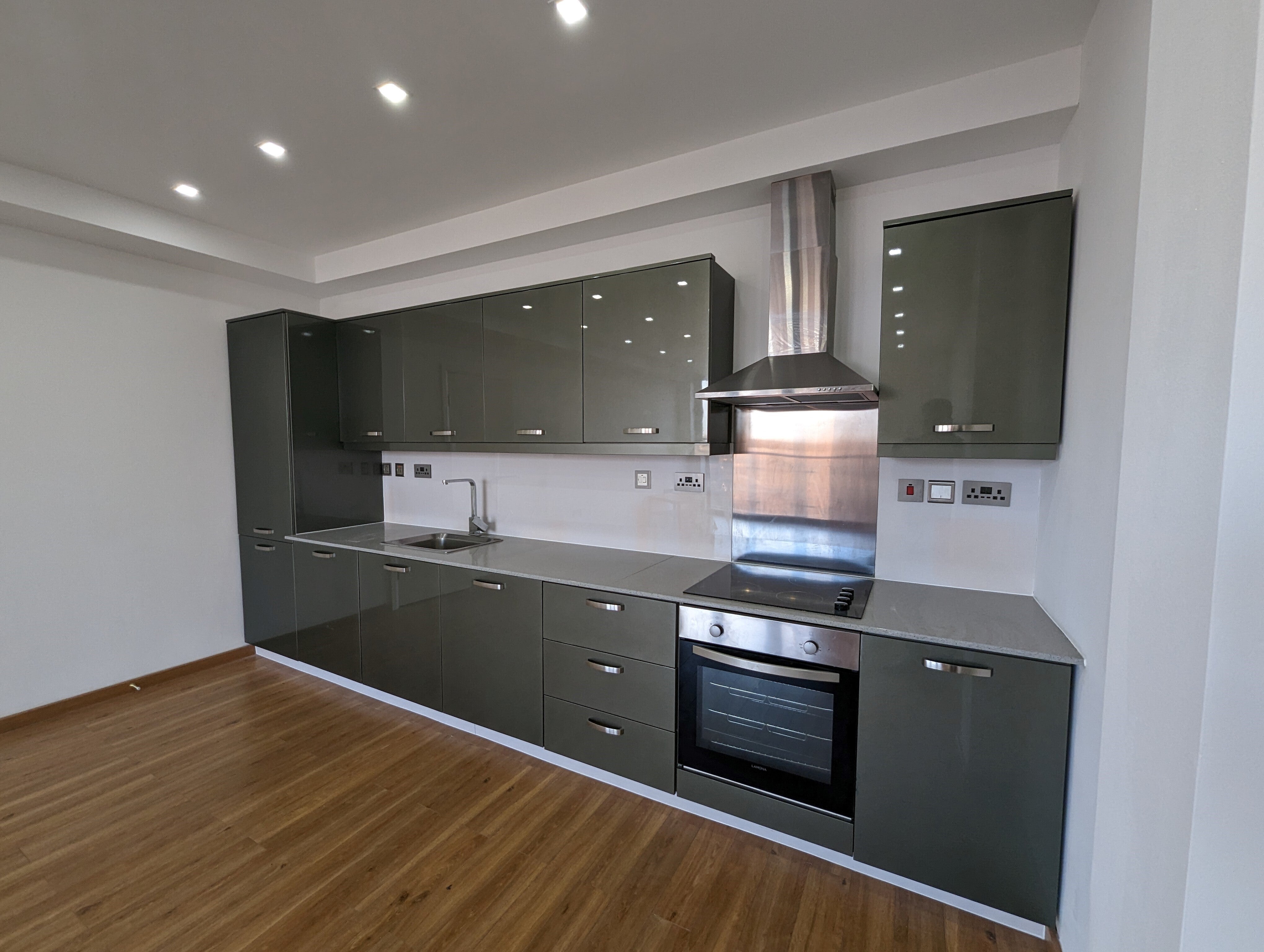 Flat Bushmead Avenue in Bedford