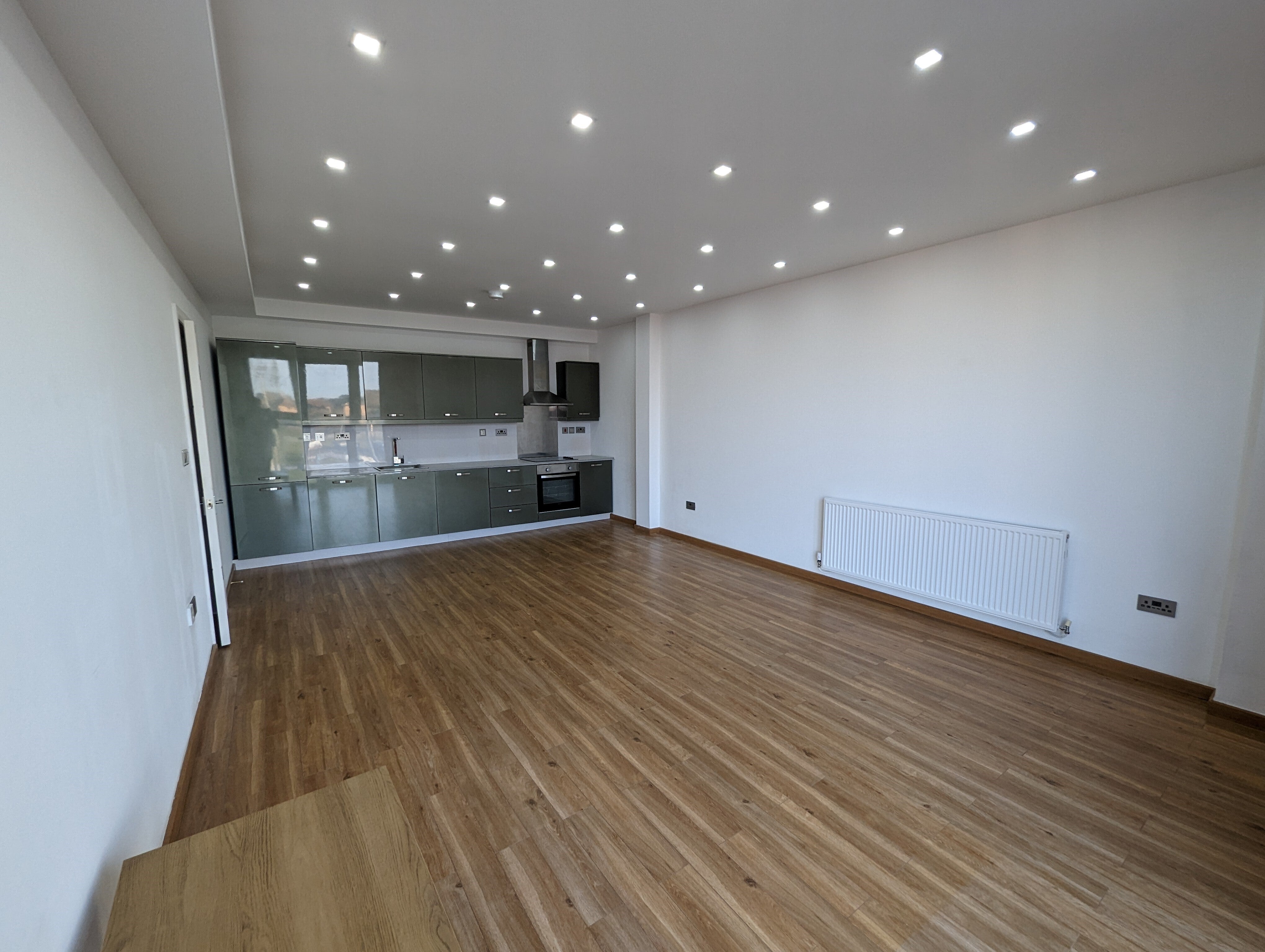 Flat Bushmead Avenue in Bedford