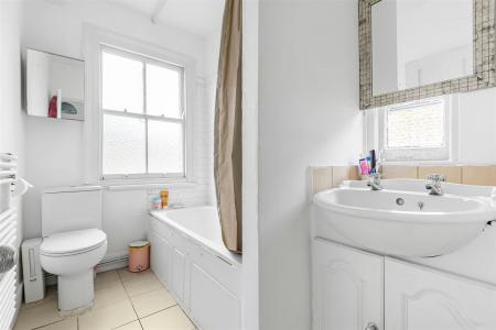 Flat Cowley Road in Greater London