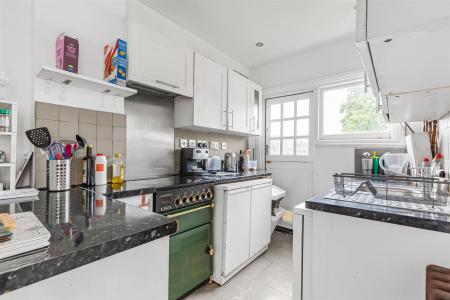 Flat Cowley Road in Greater London