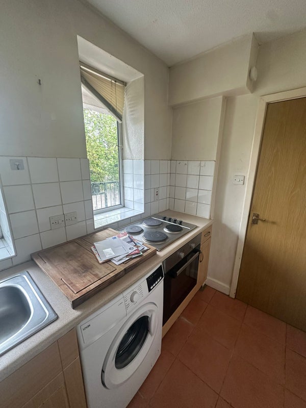 Room Eccles New Road in Salford