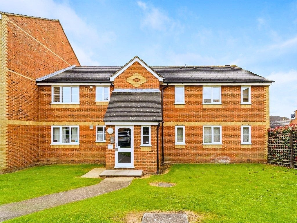 Flat Redford Close in Greater London