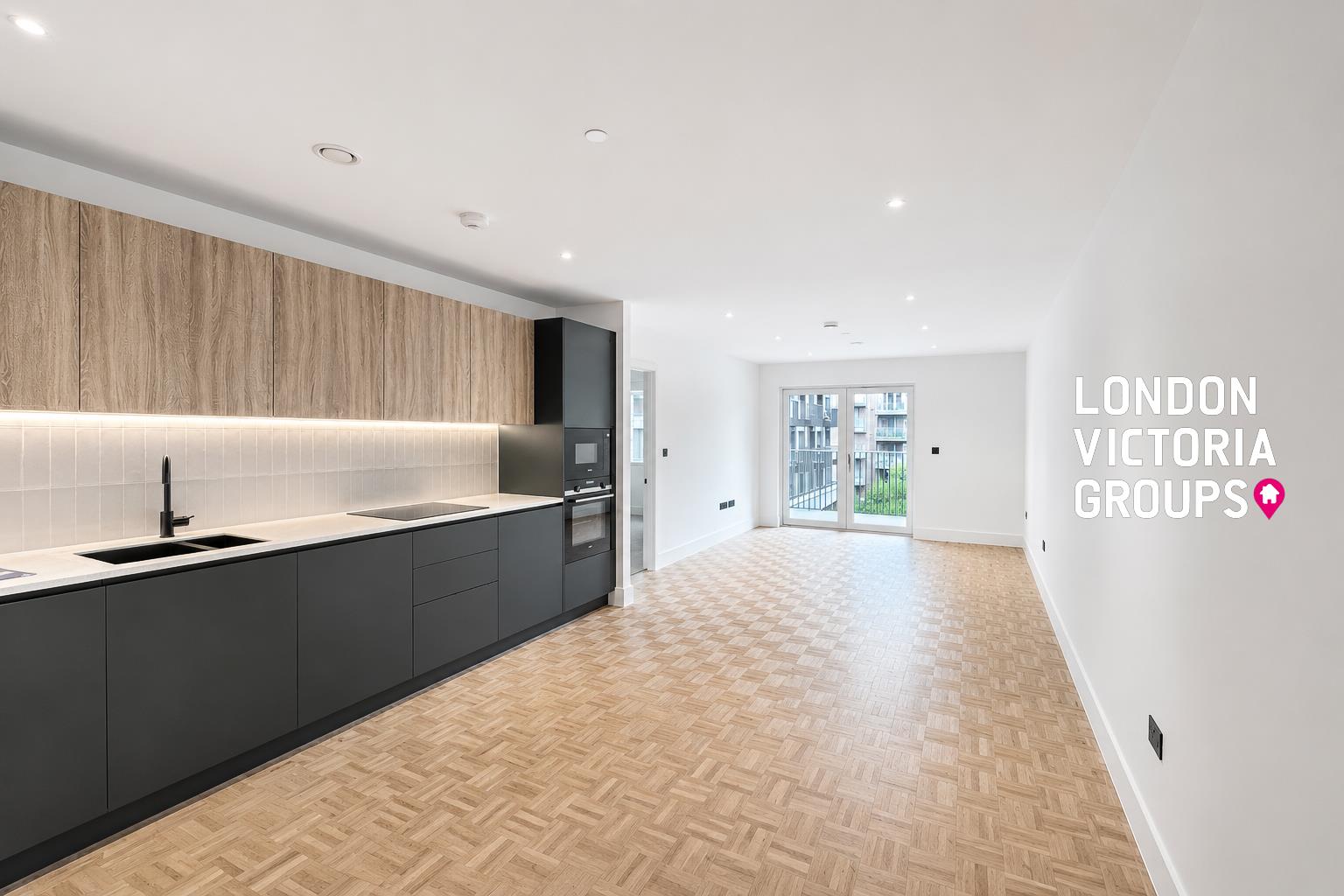 Flat Danvers Avenue in Greater London