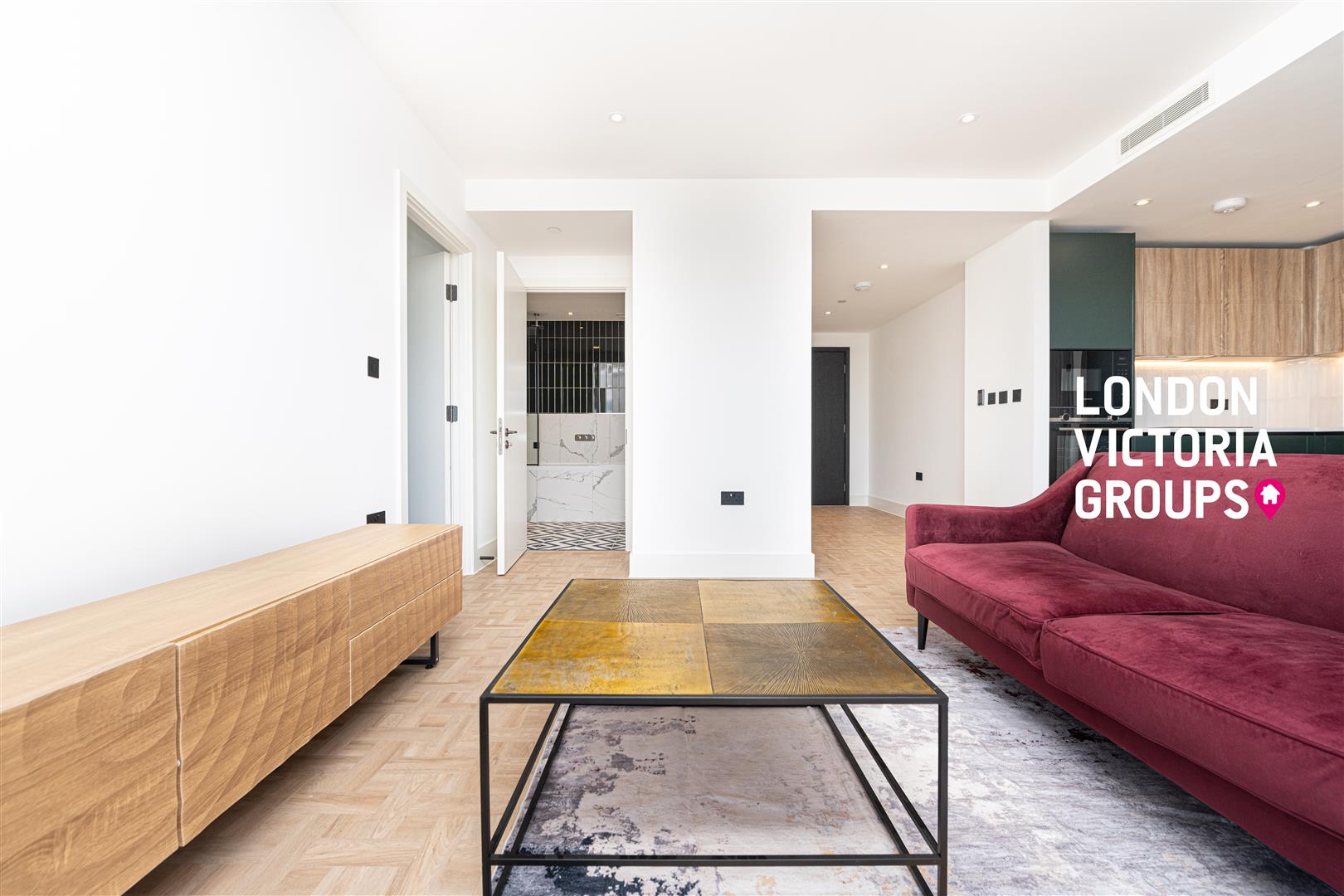 Flat Danvers Avenue in Greater London
