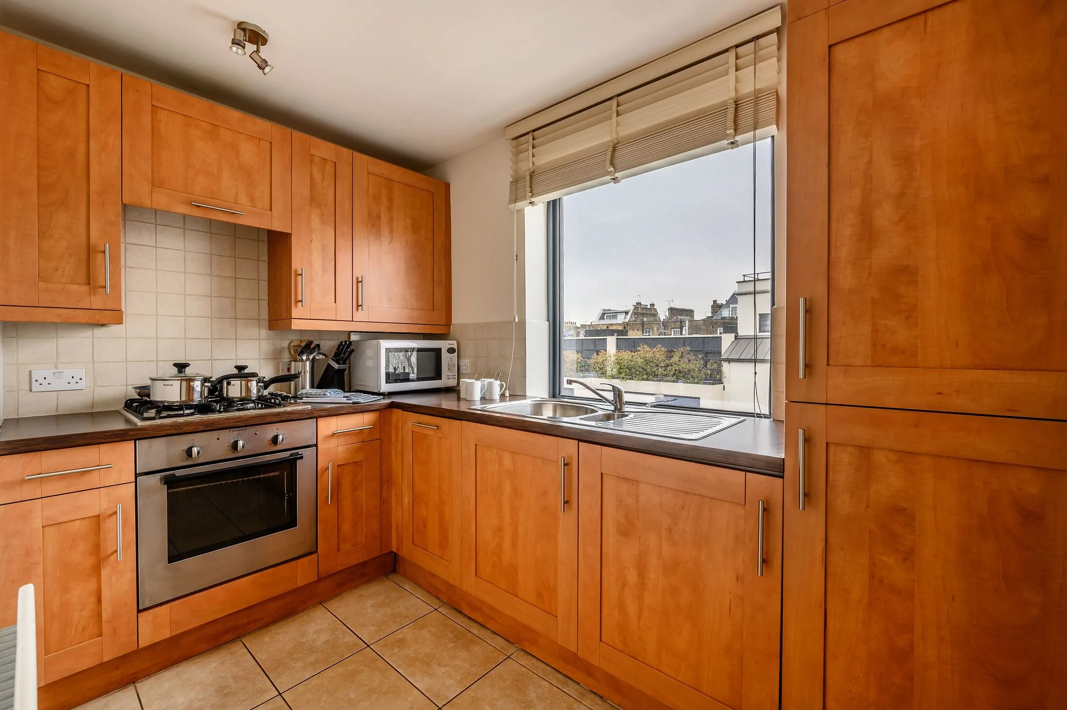 Flat Pond Place in Greater London