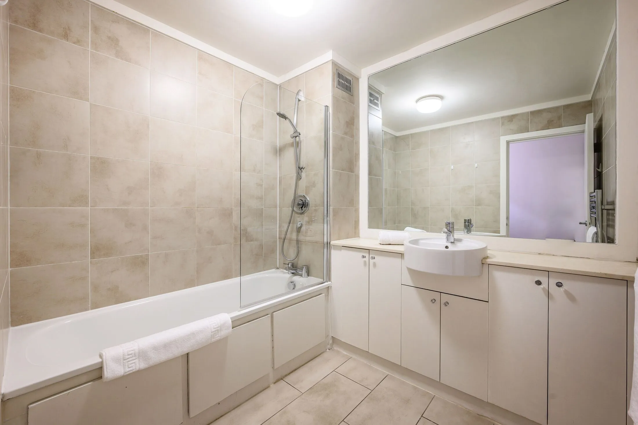 Flat Pond Place in Greater London