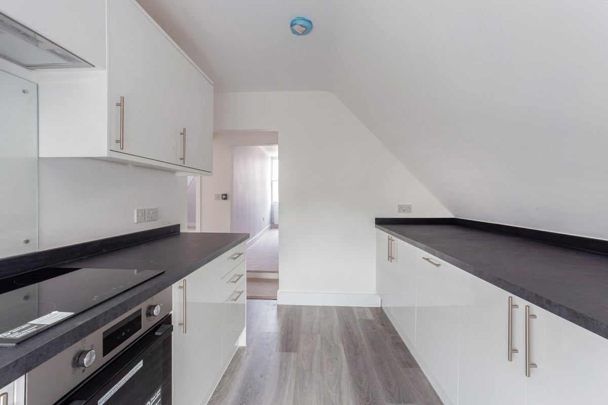 Flat Peascod Street in Windsor
