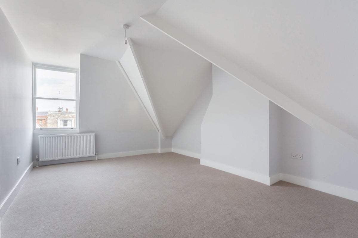 Flat Peascod Street in Windsor