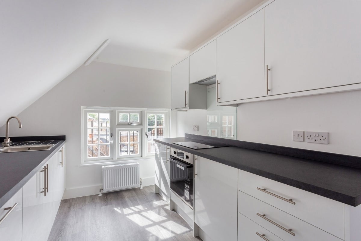 Flat Peascod Street in Windsor
