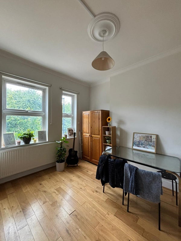 Room Elfort Road in Greater London