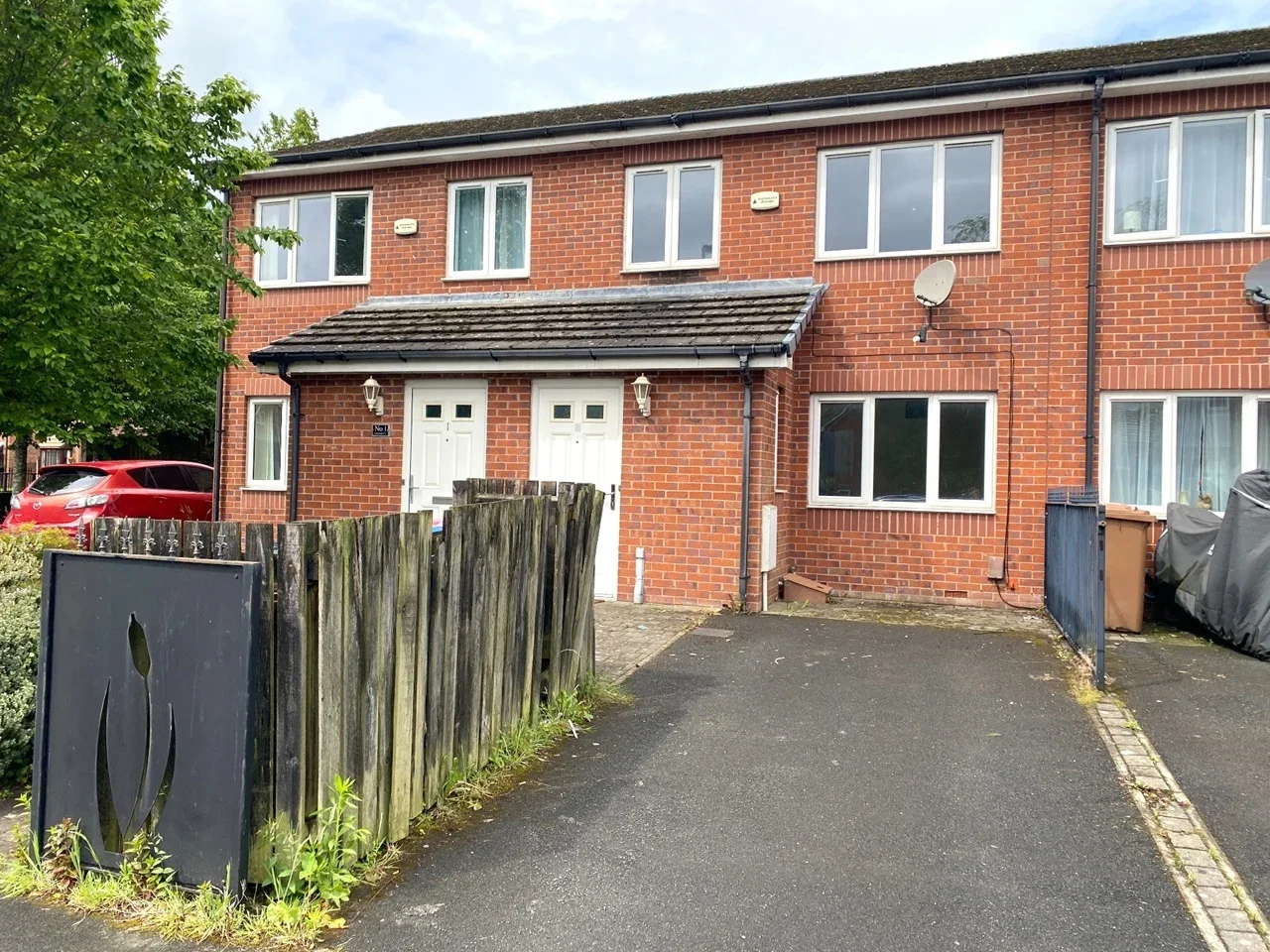 House Blackleach Drive in Salford